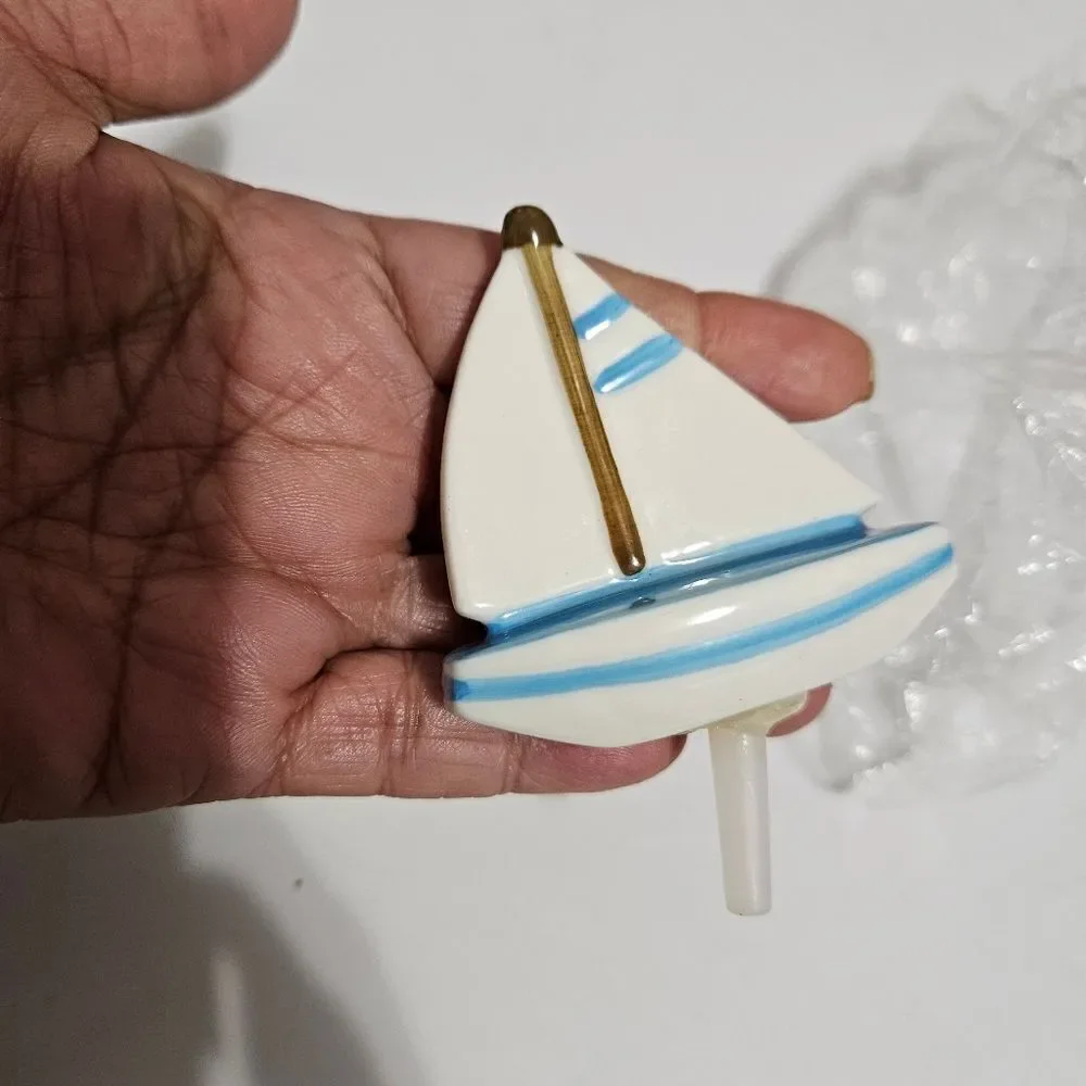 Nora Fleming sail-me-away mini charm/decoration